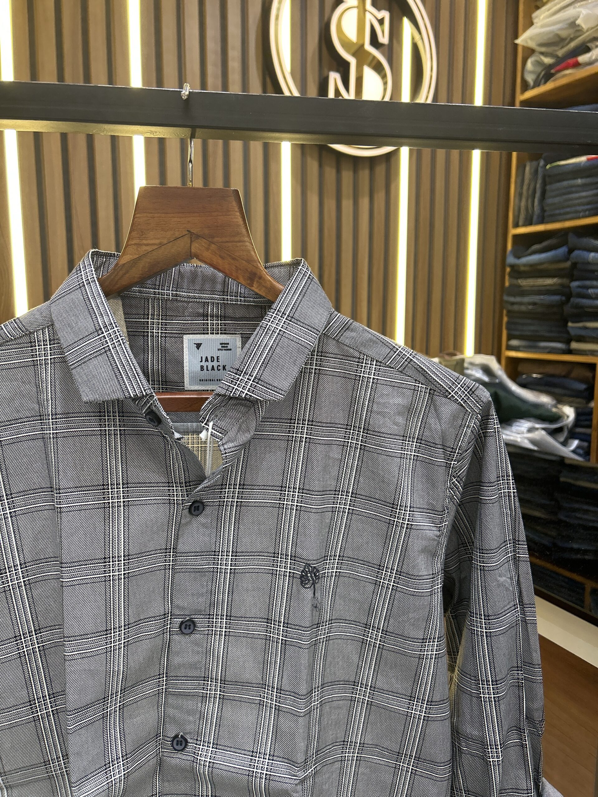 ae9511ef-1ae4-43f3-a2d0-3169962e8d2e-6217-000003bbbe64e211_file Shirt l - Image 2